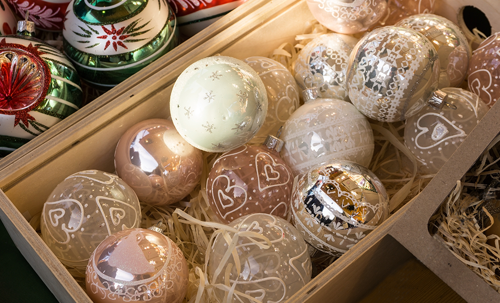 How To Pack Away Your Christmas Decorations | Eko Pearl Towers